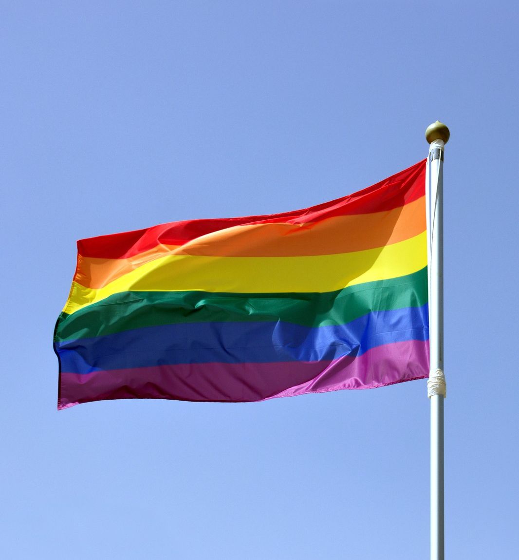 29. juni: Hva mener folk flest om Pride-flagging i skoler og barnehager?